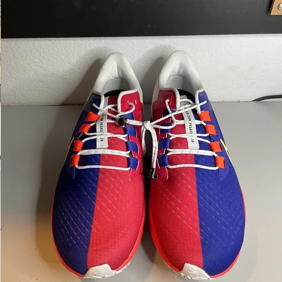 Nike - Picture 2 of 6